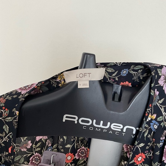 LOFT lightweight blouse - Picture 3 of 3